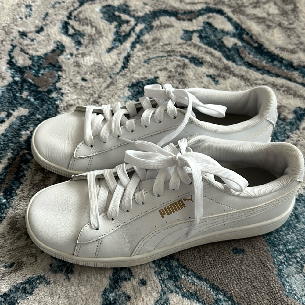 Puma Sneakers
